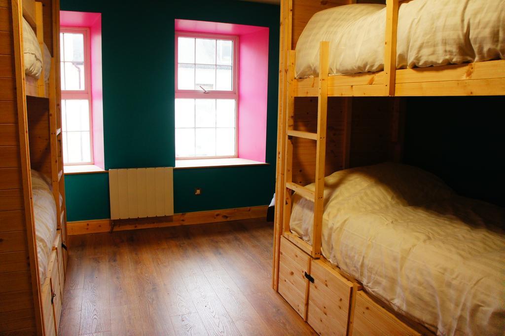 Posto Letto in Dormitorio Misto con 8 Letti